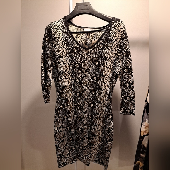 Nanette Lepore V-Neck Snake Print Sweater Dress Cream & Black Large New - Picture 1 of 7